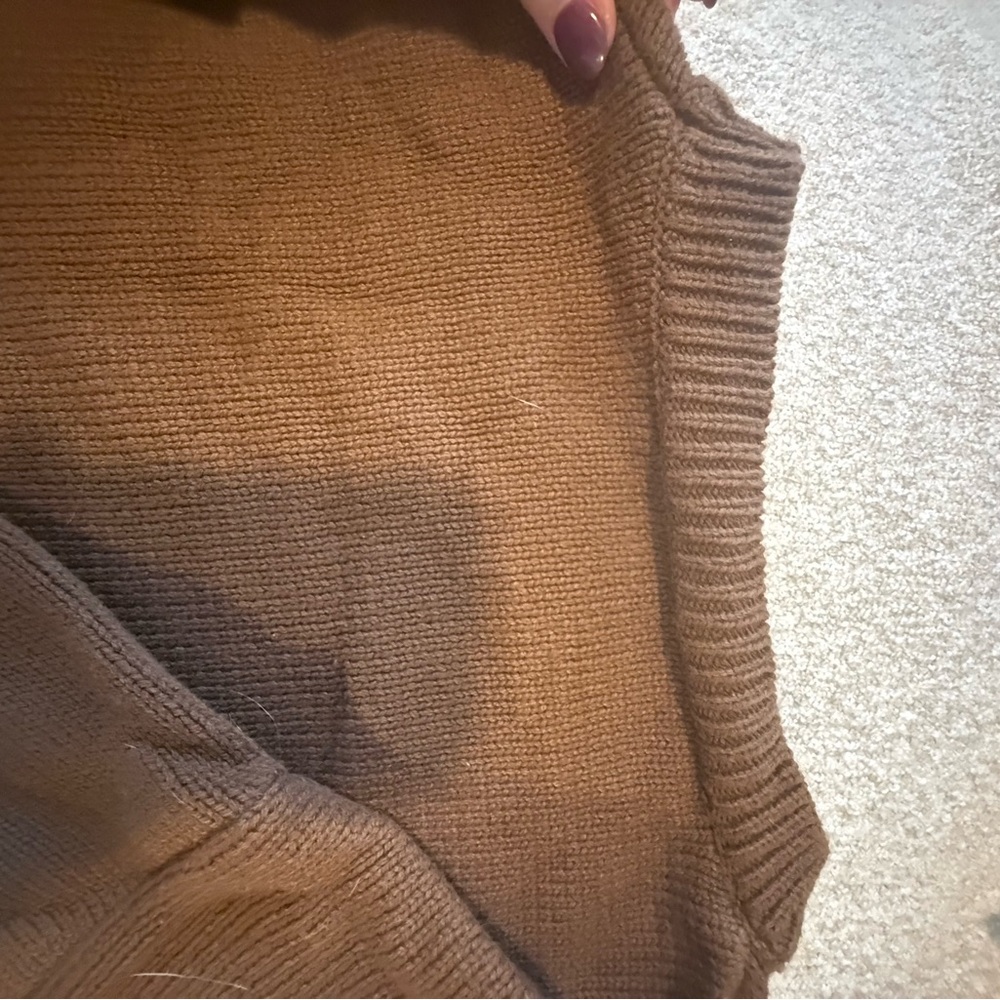 Brown 'New York' Sweater long sleeve from Beige Botany - Picture 6 of 6